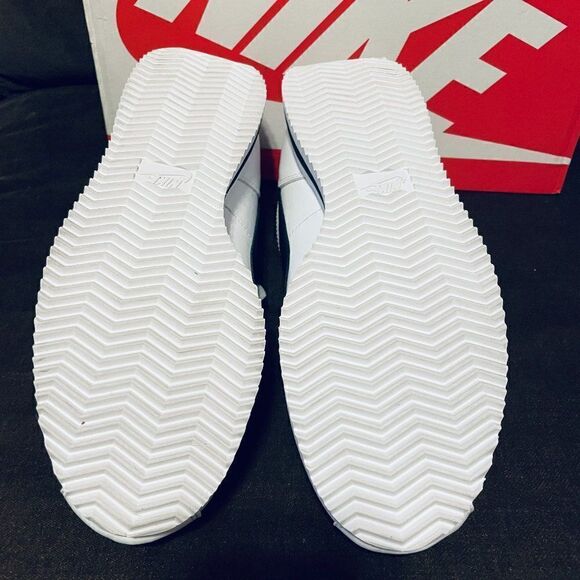 Mint Condition Nike Cortez Basic White Black '72 Forest Gump 8 US 41 EUR 9.5 Wms - Picture 9 of 9